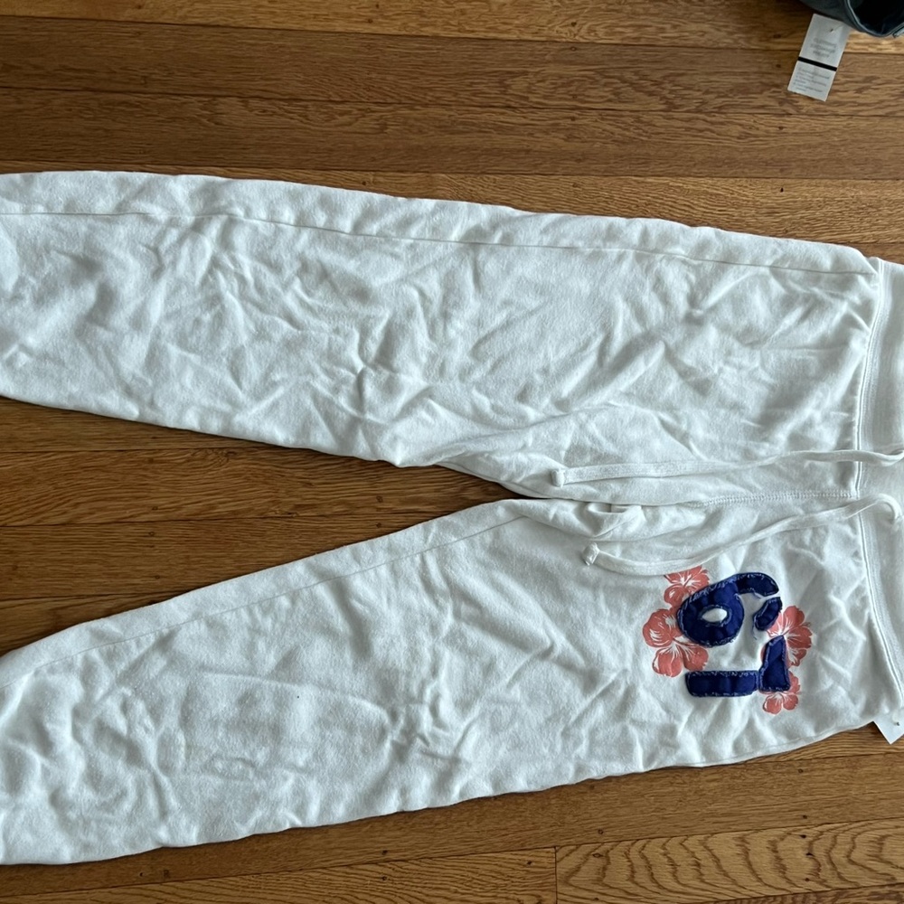 Mossimo capri y2k Sweatpants with Blue and Pink hibiscus